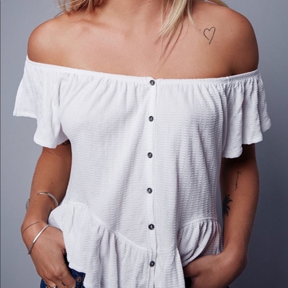 Free People Tops - SALE💫 Free People Mint Julep Tee In White